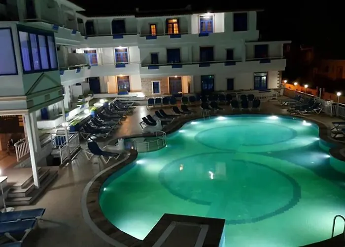 Victoria & 4* 터그트레이스