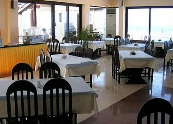 호텔 Victoria & 4*