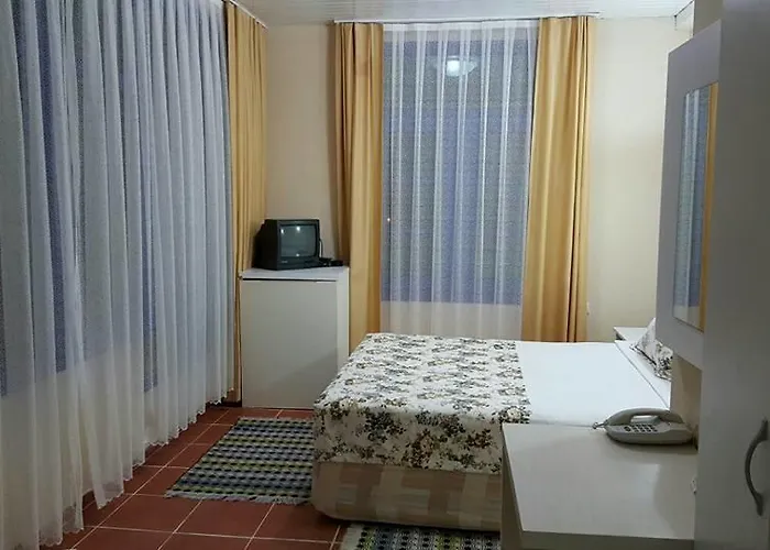 호텔 Victoria & 4*