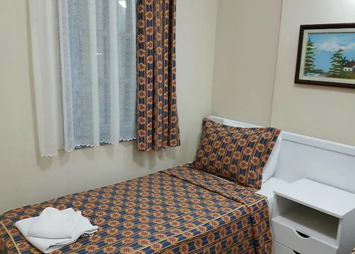 Victoria & 4* 터그트레이스