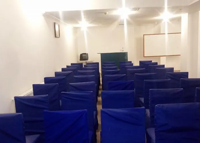 Victoria & 터그트레이스