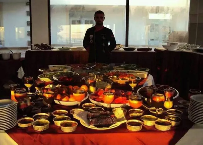 호텔 Victoria & 4*