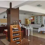 Victoria & Hotel 4*