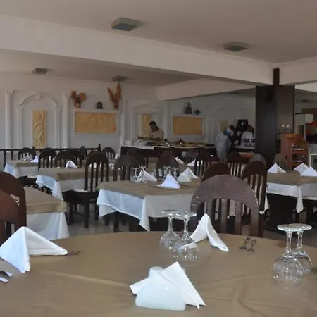 Отель Victoria &